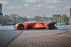EXPERIMENTAL REFLECTIVE PAINT OF TEAM FORDZILLA P1 RACER GIVES GAMERS ANOTHER WAY TO SEE THEMSELVES IN IT