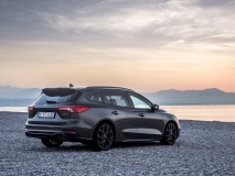 FORD_2019_FOCUS_ST_Wagon_Magnetic_07