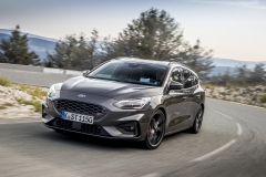 FORD_2019_FOCUS_ST_Wagon_Magnetic_10