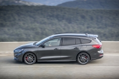 FORD_2019_FOCUS_ST_Wagon_Magnetic_14