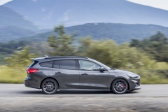 FORD_2019_FOCUS_ST_Wagon_Magnetic_15