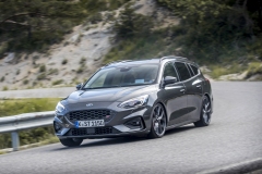 FORD_2019_FOCUS_ST_Wagon_Magnetic_17