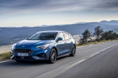 FORD_2019_FOCUS_ST_Performance_Blue_09