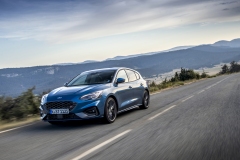 FORD_2019_FOCUS_ST_Performance_Blue_11