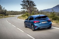 FORD_2019_FOCUS_ST_Performance_Blue_18