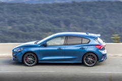 FORD_2019_FOCUS_ST_Performance_Blue_21