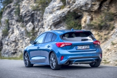 FORD_2019_FOCUS_ST_Performance_Blue_22