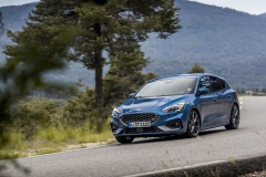 FORD_2019_FOCUS_ST_Performance_Blue_25