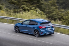 FORD_2019_FOCUS_ST_Performance_Blue_27