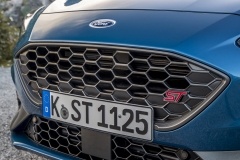 FORD_2019_FOCUS_ST_Performance_Blue_78