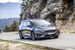 FORD_2019_FOCUS_ST_Wagon_Magnetic_16